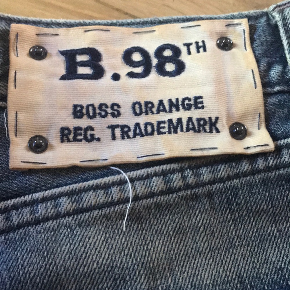Hugo Boss shorts - Picture 3 of 8
